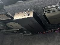 Установка усилителя Gladen RC 1200c1 в Mercedes E class (W210)