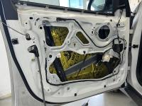 Установка Comfort Mat Vespa в BMW X5 (F15)