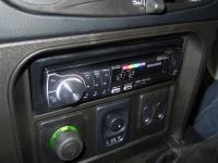 Фотография установки магнитолы Pioneer DEH-6310SD в Chevrolet Niva