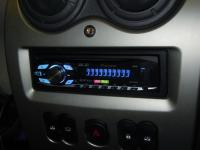 Фотография установки магнитолы Pioneer DEH-3400UB в Renault Logan