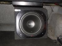 Установка сабвуфера Rockford Fosgate R2D4-12 в BMW 3 (E46)