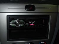 Фотография установки магнитолы Pioneer DEH-1420UB в Chevrolet Lacetti