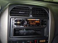 Фотография установки магнитолы Sony CDX-GT650UI в Toyota RAV4