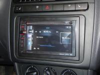 Фотография установки магнитолы Pioneer AVIC-F930BT в Volkswagen Polo V