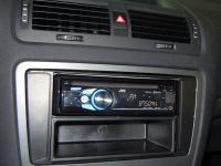 Фотография установки магнитолы JVC KD-R717EE в Skoda Octavia (A5)