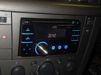 Фотография установки магнитолы JVC KW-XR417EE в Opel Vectra