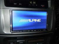 Фотография установки магнитолы Alpine IVA-W520R в Toyota Land Cruiser 100