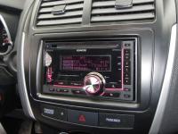 Фотография установки магнитолы Kenwood DPX504U в Mitsubishi ASX