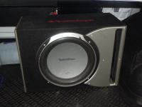 Установка сабвуфера Rockford Fosgate P1S412 в Renault Logan