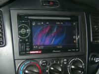 Фотография установки магнитолы Pioneer AVH-1400DVD в Mazda MPV