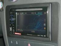 Фотография установки магнитолы Pioneer AVH-1400DVD в Audi A3 (8P)