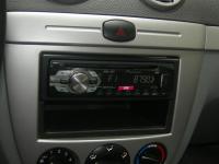 Фотография установки магнитолы Pioneer DEH-1420UB в Chevrolet Lacetti