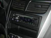 Фотография установки магнитолы Pioneer DEH-4300UB в Hyundai Solaris