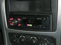 Фотография установки магнитолы Pioneer MVH-1400UB в Mercedes C class