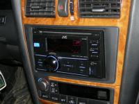 Фотография установки магнитолы JVC KW-R500 в Nissan Maxima