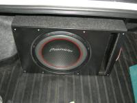 Установка сабвуфера Pioneer TS-W304R в Lada 2115