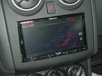 Фотография установки магнитолы Pioneer AVH-P3400DVD в Nissan Qashqai