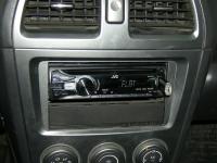 Фотография установки магнитолы JVC KD-R437EE в Subaru Impreza