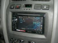 Фотография установки магнитолы Pioneer AVH-2400BT в Hyundai Santa Fe