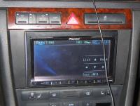 Фотография установки магнитолы Pioneer AVH-P4200DVD в Audi Allroad