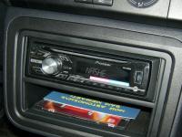 Фотография установки магнитолы Pioneer DEH-1500UBG в Skoda Fabia