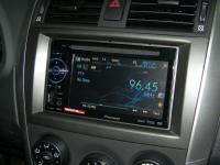 Фотография установки магнитолы Pioneer AVH-1400DVD в Toyota Corolla X