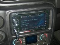 Фотография установки магнитолы Pioneer AVH-2400BT в Chevrolet Tahoe