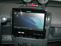 Фотография установки магнитолы Pioneer AVH-5400DVD в Smart Fortwo