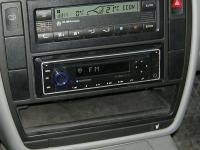 Фотография установки магнитолы Blaupunkt Helsinki 220 BT в KIA Cerato