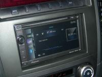 Фотография установки магнитолы Pioneer AVIC-F940BT в Mitsubishi Pajero IV