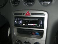 Фотография установки магнитолы Pioneer DEH-X5500BT в Peugeot 308