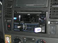 Фотография установки магнитолы JVC KW-R500 в Nissan Tiida