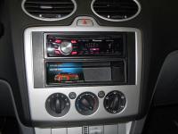 Фотография установки магнитолы Pioneer DEH-2300UB в Ford Focus 2