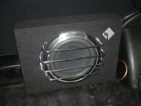 Установка сабвуфера Rockford Fosgate P3L-S10 в Lada Niva