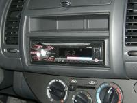 Фотография установки магнитолы Pioneer DEH-1500UBA в Nissan Note