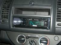 Фотография установки магнитолы Pioneer DEH-8400BT в Nissan Note