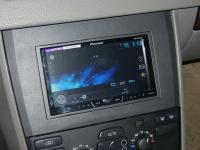 Фотография установки магнитолы Pioneer AVH-X4500DVD в Volvo XC90