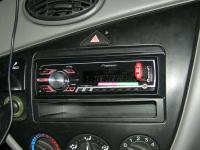 Фотография установки магнитолы Pioneer MVH-150UI в Ford Focus