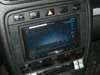 Фотография установки магнитолы Pioneer AVH-P8400BT в Porsche Cayenne