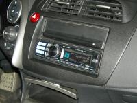 Фотография установки магнитолы Alpine CDA-117Ri в Honda Civic 5D