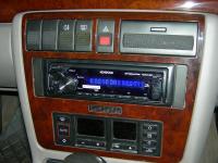 Фотография установки магнитолы Kenwood KMM-157 в Audi A4