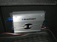 Установка усилителя Blaupunkt GTA 250 в Ford Focus 2