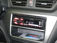 Фотография установки магнитолы Pioneer MVH-150UB в KIA Rio III