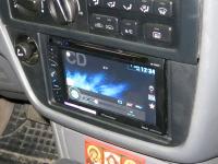 Фотография установки магнитолы Pioneer AVH-X1500DVD в Toyota Camry