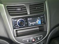 Фотография установки магнитолы Pioneer DVH-840AVBT в Hyundai Solaris