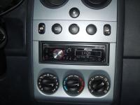 Фотография установки магнитолы Pioneer DVH-3200UB в Peugeot Partner