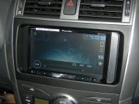 Фотография установки магнитолы Pioneer AVH-P8400BT в Toyota Corolla X