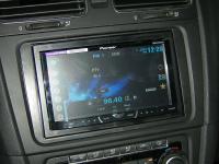 Фотография установки магнитолы Pioneer AVH-X4500DVD в Volkswagen Golf