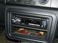 Фотография установки магнитолы Pioneer DEH-X5500BT в Skoda Fabia