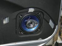 Установка акустики Pioneer TS-1339R в Chevrolet Niva